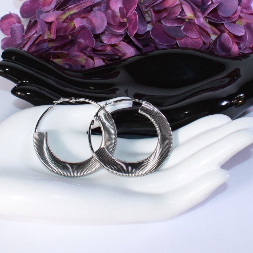 NWT Lane Bryant silver tone ribbed wrapped hoop earrings 2 1/4"